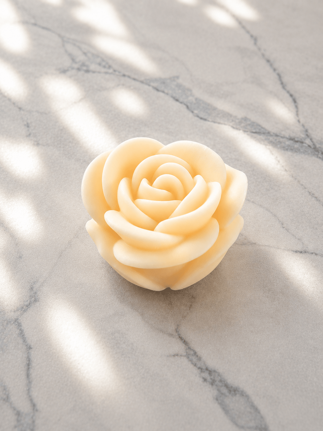 Rose Parfumée Fondante – 35 g- Cire de coco artisanale - Les Fondants d'Aliyah-Fondant parfumé