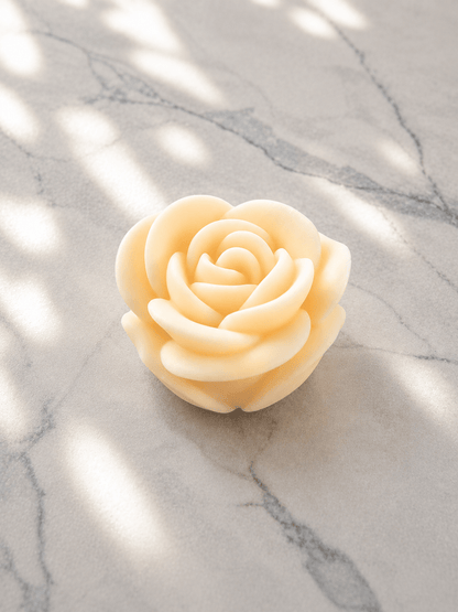 Rose Parfumée Fondante – 35 g- Cire de coco artisanale - Les Fondants d'Aliyah-Fondant parfumé